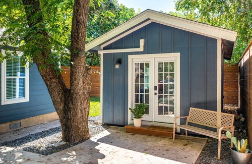 Govalle Casa | Popular East Side Charmer | Casita Cherico