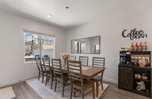 St. George Casa | Popular Poolside Retreat townhouse