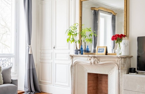 Quartier de l'Ecole-Militaire Apartamento | Porcelain Pelouse, by Veeve