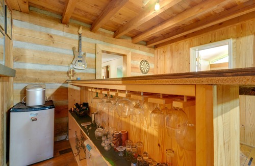 Greene County Cabina | Porch & Fire Pit: Family-Friendly Afton Cabin!