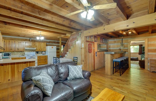Greene County Cabina | Porch & Fire Pit: Family-Friendly Afton Cabin!