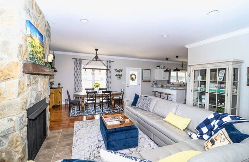 Burks Fork Casa | ¡Nueva construcción! Porch n 'Pasture Farm de Buffalo Mountain Getaway