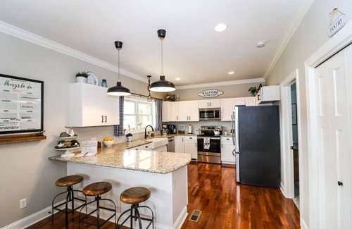 Burks Fork Casa | ¡Nueva construcción! Porch n 'Pasture Farm de Buffalo Mountain Getaway