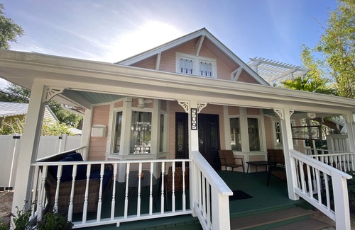 Stuart Casa | Porch Suite Historic Downtown Stuart