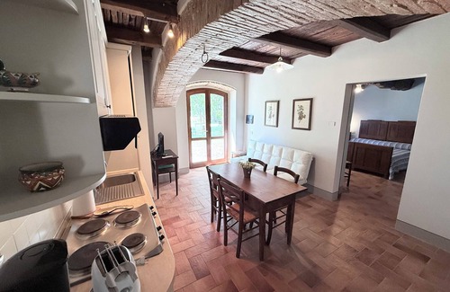 Poreta Otro | PORETA BIOFARM/SPOLETO 5 KMS/SHOPS, BARS ETC 1 KM/WIFI/CHEF AVAILABLE/ROME 1 HR
