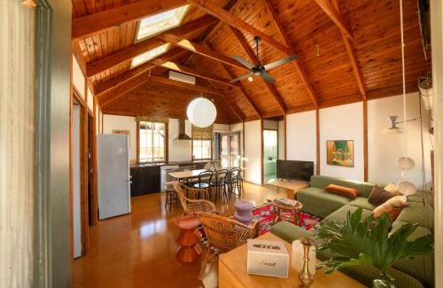 Huskisson Casa | Porpoise Palace, The South Coast Sandcastles in Huskisson