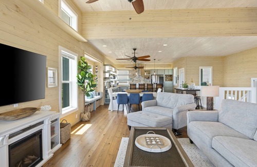 Port Aransas Casa | Port Aransas Mahalo Beach Home ~ Large Luxury Beach House Close to Beach