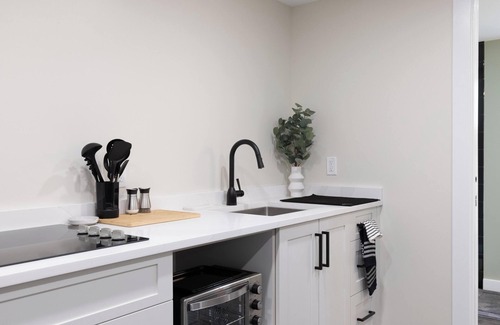 Port Dalhousie Apartamento | Port Beach Retreat - Modern & Cozy Stay!