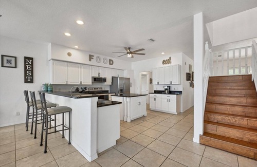 Port Charlotte Casa | Port Charlotte 4 Bedroom Pool Vacation Home on Canal