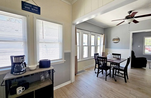 Port Clinton Cabaña | Port Clinton Home~Lake & Park Views~Beach Access!