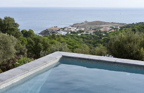 Beleser Casa | Port de la Selva Rodeado de naturaleza, casa, piscina, gran parcela y hermosa vista.