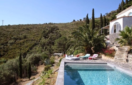 Beleser Casa | Port de la Selva Rodeado de naturaleza, casa, piscina, gran parcela y hermosa vista.