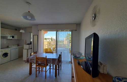Frejus Port Apartamento | Estudio Port FREJUS con área de dormir de 30 m2 para 2 adultos 2 niños con balcón tranquilo en el lado del jardín