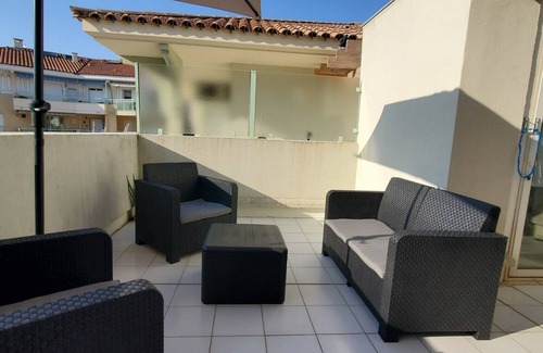 Frejus Port Apartamento | Port FREJUS T2 39m2 con aire acondicionado Hermosa terraza Vista al jardín Wifi Estacionamiento 4 Personas