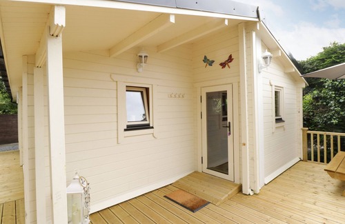 Athlone Cabaña | PORT HERON LODGE, pet friendly in Glasson, County Westmeath