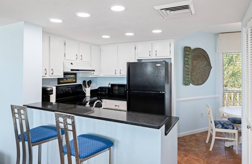 Isle of Palms Condominio | Port O'Call F 303 - Ocean Front with Roof Deck