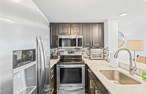 Isle of Palms Condominio | Port O' Call F102 - Oceanfront Oasis w/ Walkout!