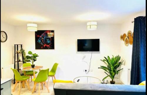 Dover Casa | Port of Dover Lodge 20 sleeps