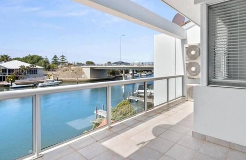 Halls Head Casa | Port Sails Escape -Water front Townhouse