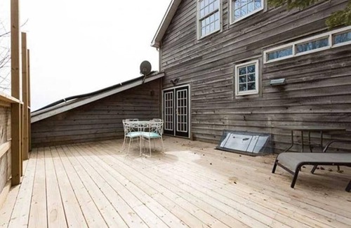 Port Stanley Cabaña | Port Stanley Village 4BR – Walk to Little Beach, Lake Views w/ Hot Tub