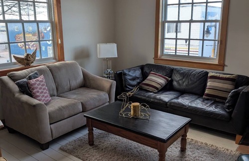 Port Stanley Cabaña | Port Stanley Village 4BR – Walk to Little Beach, Lake Views w/ Hot Tub