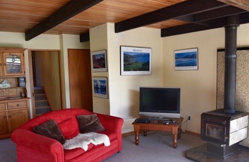 Akaroa Cabaña | Port Watch - Akaroa Holiday Home