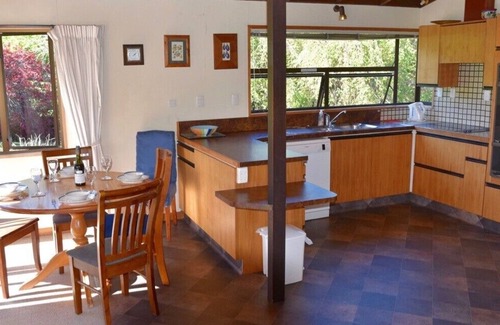 Akaroa Cabaña | Port Watch - Akaroa Holiday Home