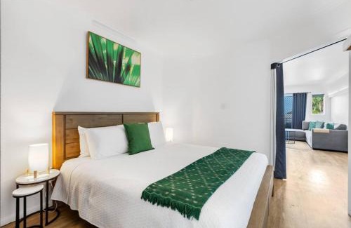 Cairns Central Business District Apartamento | Porta Bella - Euro Elegance meets Modern Flair