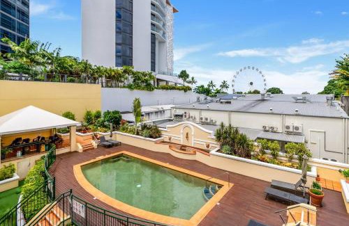 Cairns Central Business District Apartamento | Porta Bella - Euro Elegance meets Modern Flair