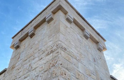 Noci Casa | Porta dell'est