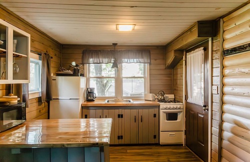 Portage Lake Otro | Portage Lakeside Cabins