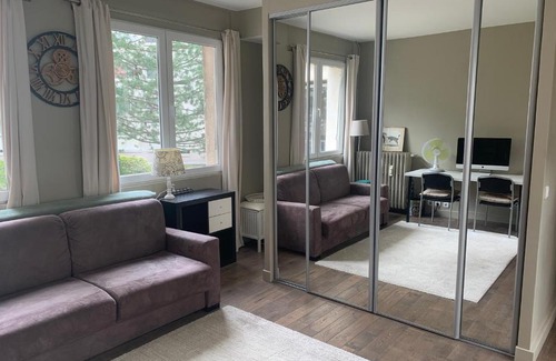Neuilly-sur-Seine Apartamento | Porte Maillot-Charming and calm studio at Neuilly