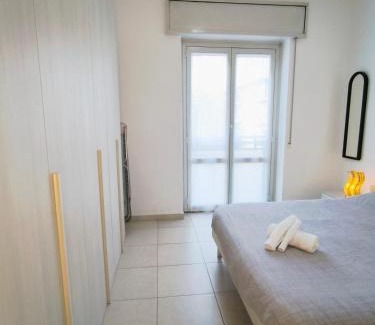 Fiera Apartamento | Portello Flat with Balcony