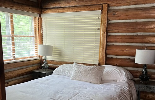 East Jordan Cabaña | Porter Estates Cozy Cottage is a private cottage located on Lake Charlevoix!