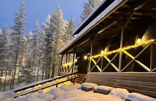 Pyhatunturi Chalet De Esquí | Porthos Ski-in Lodge with private hot tub and sauna in Lapland