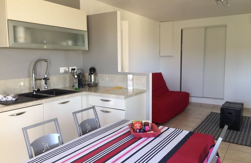 Albitreccia Apartamento | PORTICCIO T2 68 M², air-conditioned, garden level, swimming pool, 120 m2 terrace, 4*.