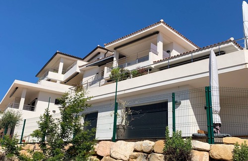 Porticcio Apartamento | Porticcio, T3 70 m2 con 20 m2 de terraza, vistas al mar y a la montaña