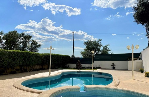 Portimao Apartamento | Portim O Classic With Pool by Homing