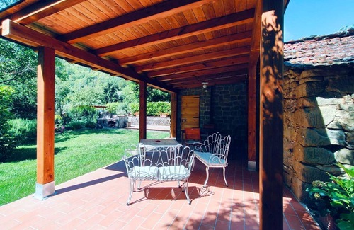 Castel Focognano Villa | Parte de la antigua casa de campo de piedra max 4 personas con jardín privado y piscina. Gran valor qu