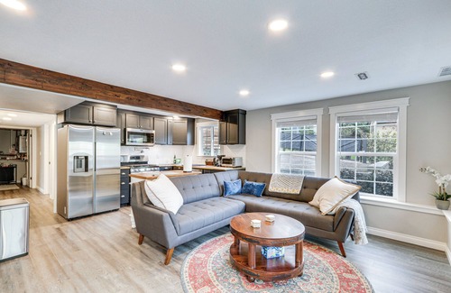 West Portland Park Casa | Portland Vacation Rental Near Parks & Downtown!