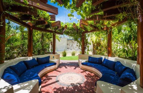 Centro de Playa del Carmen Hotel | Porto Playa Condo Hotel and Beach Club