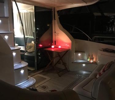 Campanha Alquiler De Eote | Porto Private Yacht- Accommodation Douro River