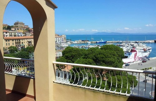 Monte Argentario Apartamento | MARAVILLOSO ATICO EN EL PUERTO
