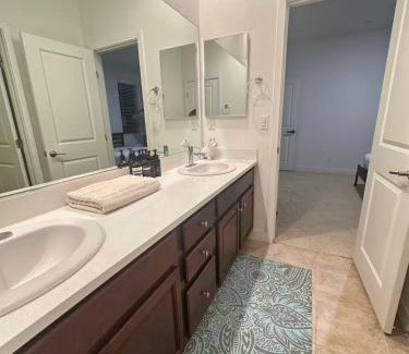 Irvine Casa | portola spring cozy room