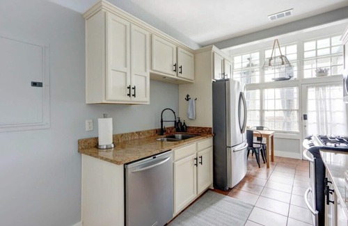 Hitch Village - Fred Wessels Homes Apartamento | Portside Retreat @ Trustees' Garden