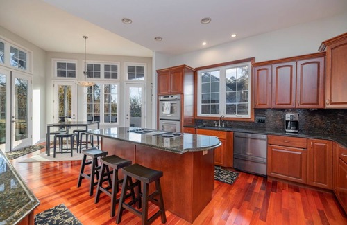 Bracey Casa | Portside Villa Luxury Rental on Lake Gaston