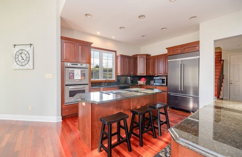 Bracey Casa | Portside Villa Luxury Rental on Lake Gaston