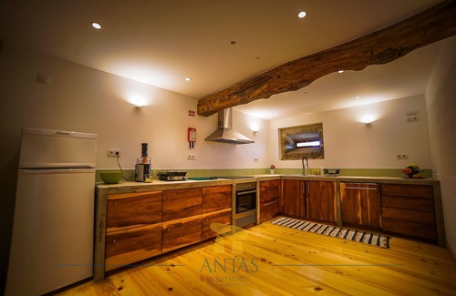 Belinho Casa | Portuguese villa, with garden and swimming pool, close to the sea and the river.