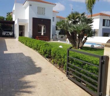 Kapparis Villa | POSEIDONIA BEACH GARDENS