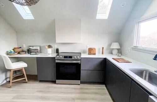 Pittsford Casa | *Posh 2BR in the Heart of the Pittsford Village*